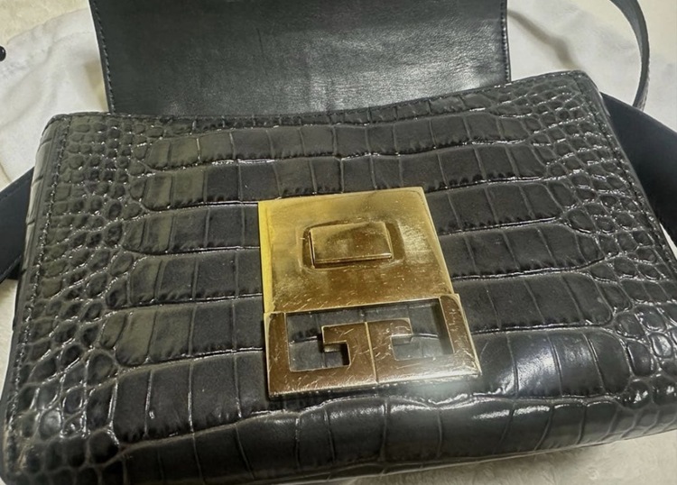 GIVENCHY ジバンシィ エデン ミニ クロコ型押し・グレー 2WAY ショルダーバッグ（ブランドバッグ）の商品画像 - 査定依頼日：2026年8月20日 - 最高査定価格：45,000円