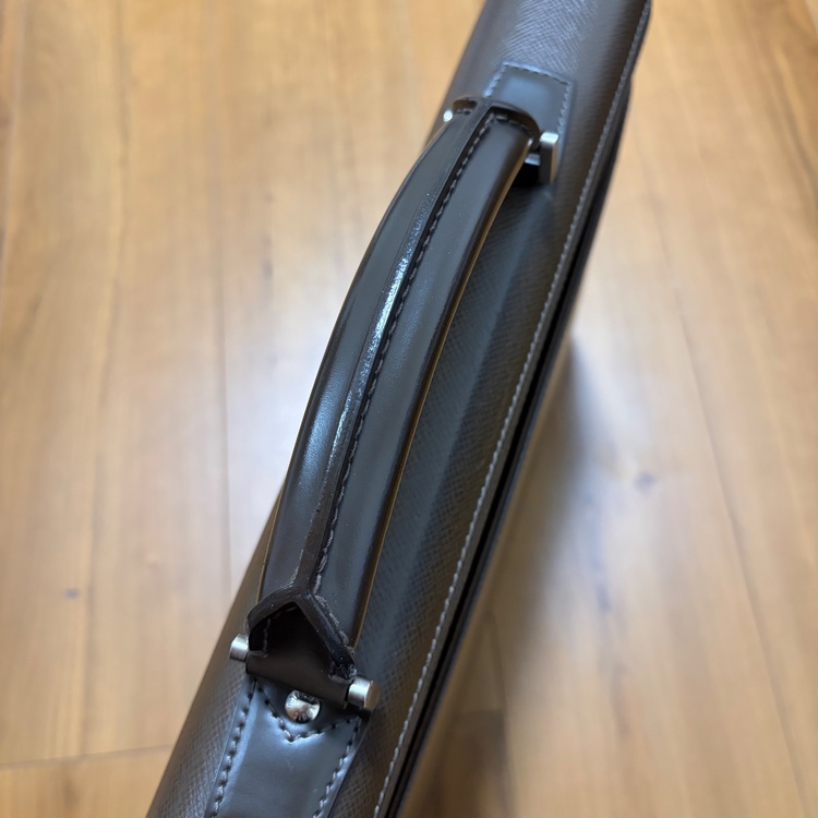 ルイヴィトン タイガ （ブランドバッグ）の商品画像 - 査定依頼日：2026年1月7日 - 最高査定価格：40,000円