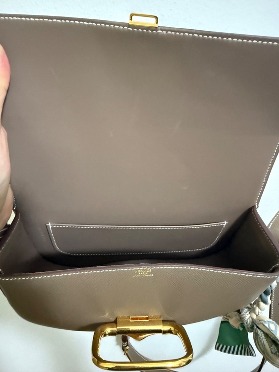 デッラキャバレリアエラン　エトゥープ　ゴールド金具（ブランドバッグ）の商品画像 - 査定依頼日：2026年7月12日 - 最高査定価格：1,000,000円