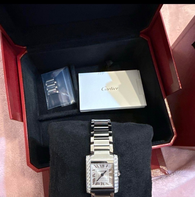 カルティエ タンク （高級時計）の商品画像 - 査定依頼日：2025年11月6日 - 最高査定価格：900,000円
