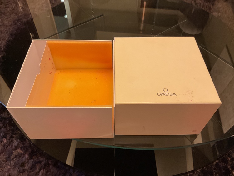 3520.50スピードマスターマーク40コスモストリプルカレンダークロノグラフ自（高級時計）の商品画像 - 査定依頼日：2026年2月1日 - 最高査定価格：310,000円