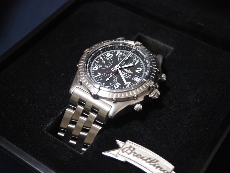 ブライトリング クロノマット （高級時計）の商品画像 - 査定依頼日：2025年6月17日 - 最高査定価格：260,000円