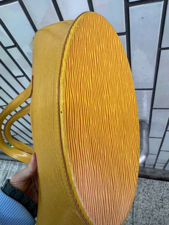 ハンドバッグ（ブランドバッグ）の商品画像 - 査定依頼日：2025年12月12日 - 最高査定価格：15,000円