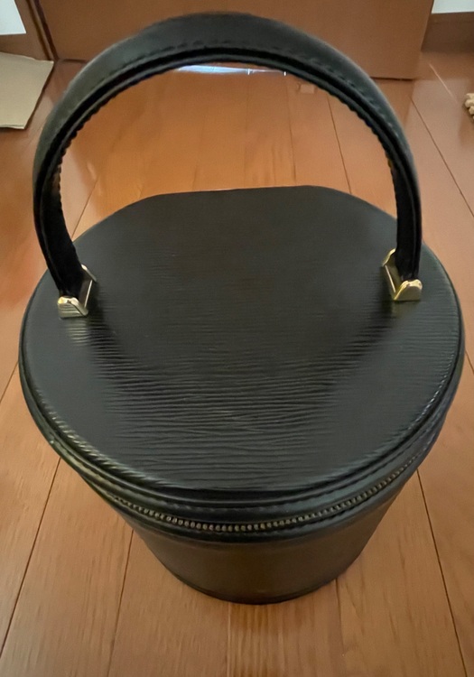 ルイヴィトン エピ （ブランドバッグ）の商品画像 - 査定依頼日：2025年9月23日 - 最高査定価格：48,000円