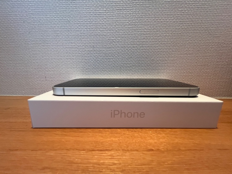 iPhone 16e 256GB SIMフリー（スマホ）の商品画像 - 査定依頼日：2026年3月28日 - 最高査定価格：71,000円