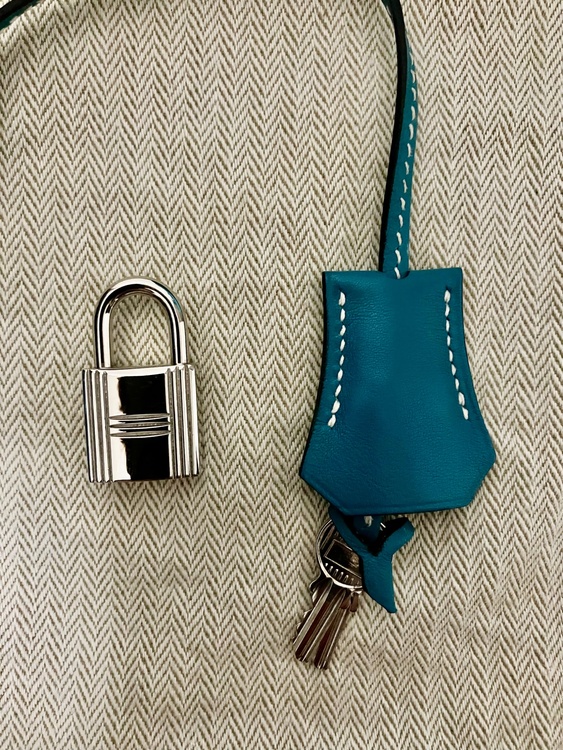 エルメス バーキン30 ブルージーン ⬜︎K刻印（ブランドバッグ）の商品画像 - 査定依頼日：2026年3月6日 - 最高査定価格：1,400,000円