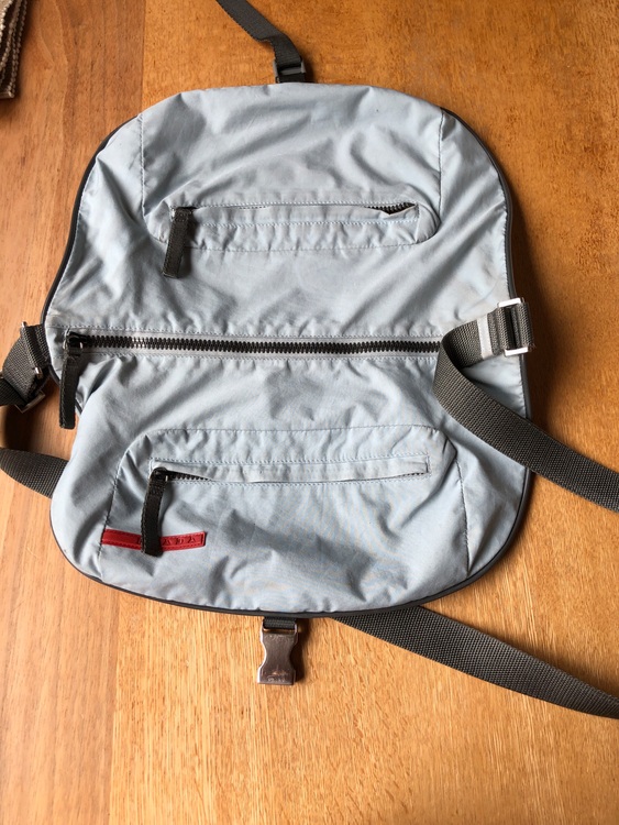 プラダ　ショルダーバッグ（ブランドバッグ）の商品画像 - 査定依頼日：2025年11月27日 - 最高査定価格：15,000円