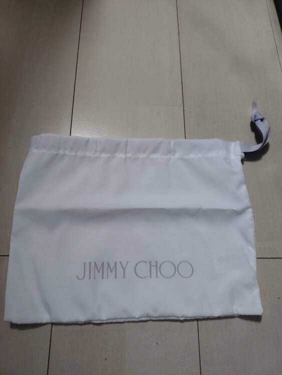 ジミーチュウ  （ブランドバッグ）の商品画像 - 査定依頼日：2026年1月8日 - 最高査定価格：22,000円