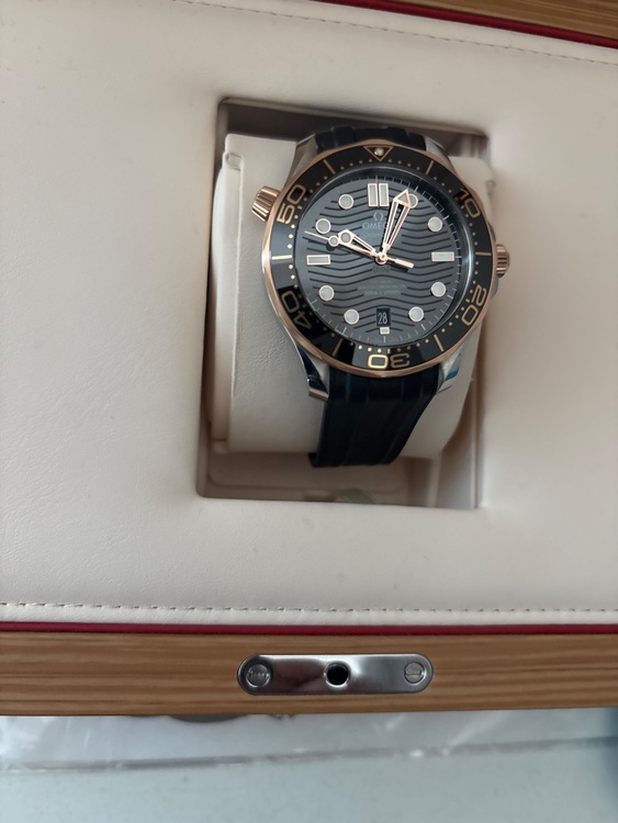 オメガ シーマスター ダイバー300m（高級時計）の商品画像 - 査定依頼日：2025年7月31日 - 最高査定価格：720,000円