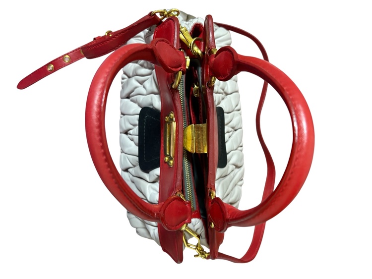 Matelassé（ブランドバッグ）の商品画像 - 査定依頼日：2026年3月5日 - 最高査定価格：20,000円