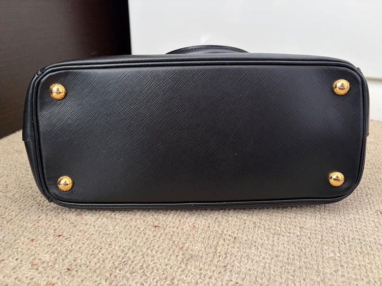 プラダ  （ブランドバッグ）の商品画像 - 査定依頼日：2025年12月16日 - 最高査定価格：100,000円