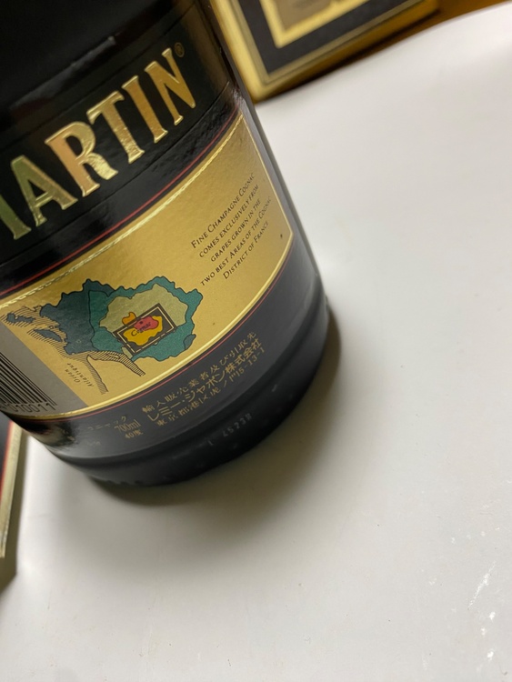  ＲＥＭＹ　MARTIN 700ml（お酒）の商品画像 - 査定依頼日：2026年5月9日 - 最高査定価格：3,000円