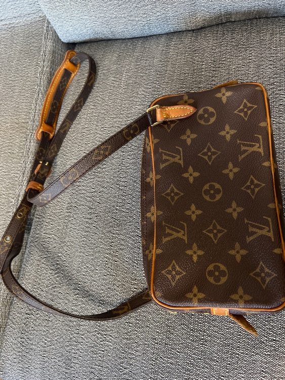  モノグラム ポシェット マルリー バンドリエール ショルダーバッグ（ブランドバッグ）の商品画像 - 査定依頼日：2025年11月24日 - 最高査定価格：30,000円