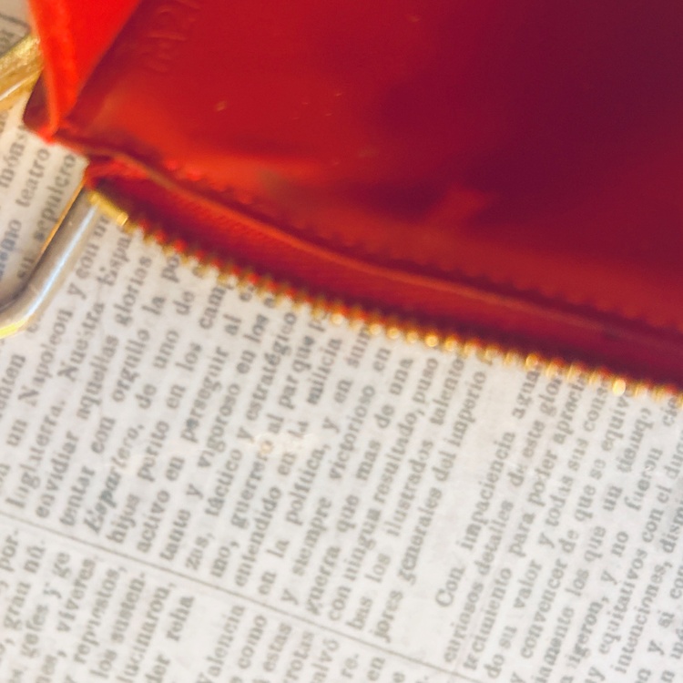 ヴェルニ ポシェットクレNM コイン カードケース（ブランド財布・小物）の商品画像 - 査定依頼日：2026年1月18日 - 最高査定価格：12,000円