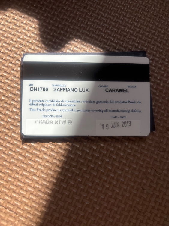 プラダガレリアトート（ブランドバッグ）の商品画像 - 査定依頼日：2026年2月3日 - 最高査定価格：40,000円