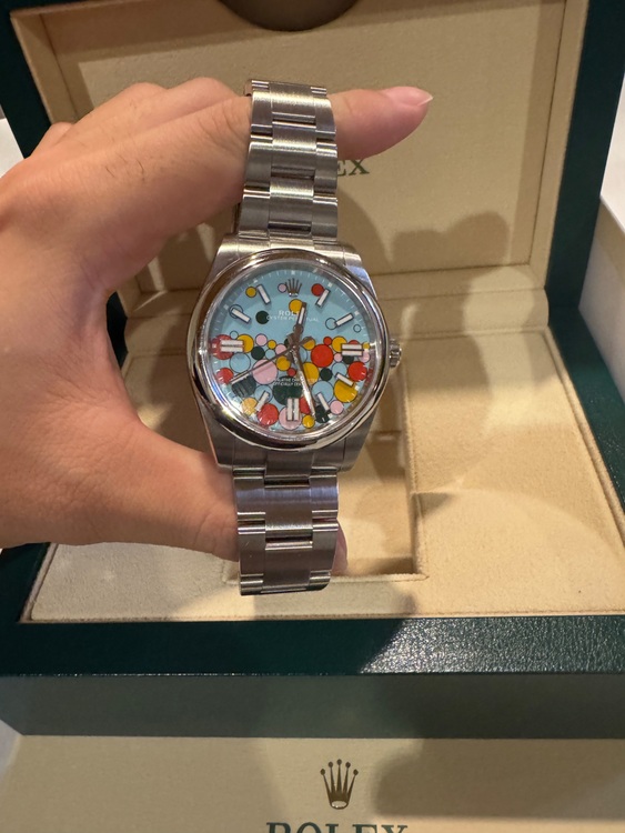 ロレックス パーペチュアル 124300（高級時計）の商品画像 - 査定依頼日：2025年9月7日 - 最高査定価格：2,800,000円