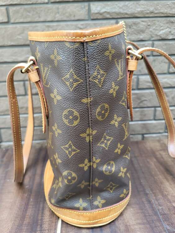 バケツ（ブランドバッグ）の商品画像 - 査定依頼日：2025年3月2日 - 最高査定価格：60,000円