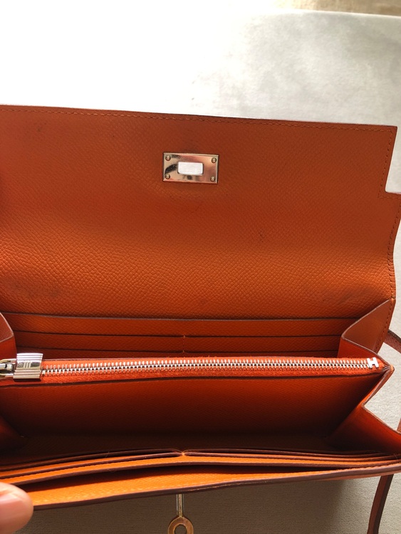 ケリーウォレット（ブランド財布・小物）の商品画像 - 査定依頼日：2025年9月10日 - 最高査定価格：100,000円