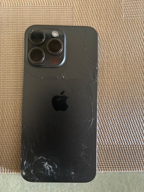 iPhone 15 Pro Max 256GB Softbank（スマホ）の商品画像 - 査定依頼日：2026年3月20日 - 最高査定価格：90,000円