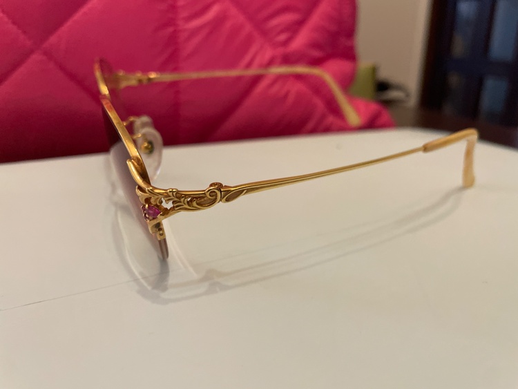 メガネ（金・貴金属）の商品画像 - 査定依頼日：2026年4月2日 - 最高査定価格：180,000円