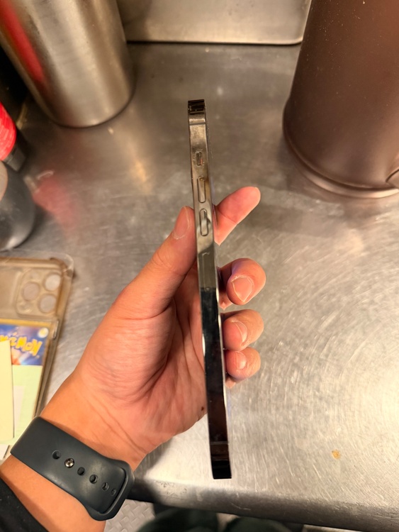 iPhone 13 Pro Max 128GB SIMフリー（スマホ）の商品画像 - 査定依頼日：2026年1月29日 - 最高査定価格：34,000円