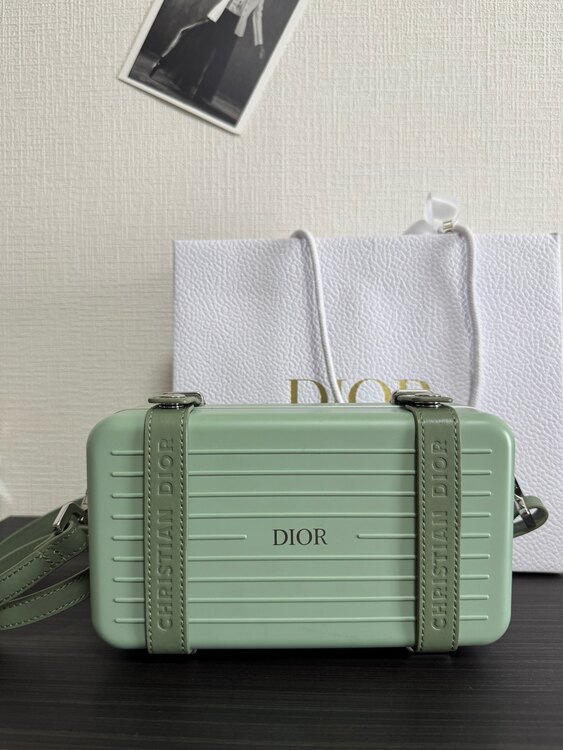 ディオール  （ブランドバッグ）の商品画像 - 査定依頼日：2025年4月8日 - 最高査定価格：125,000円