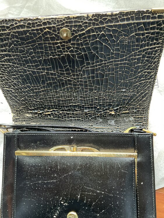 ディオール  （ブランドバッグ）の商品画像 - 査定依頼日：2025年5月26日 - 最高査定価格：1,000円