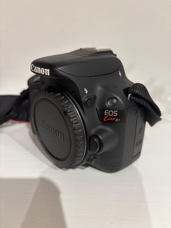 EOS kiss X7（カメラ）の商品画像 - 査定依頼日：2026年4月10日 - 最高査定価格：18,000円