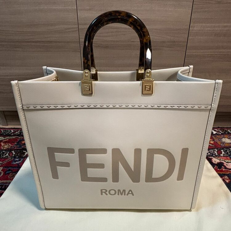 フェンディ  （ブランドバッグ）の商品画像 - 査定依頼日：2025年9月23日 - 最高査定価格：150,000円