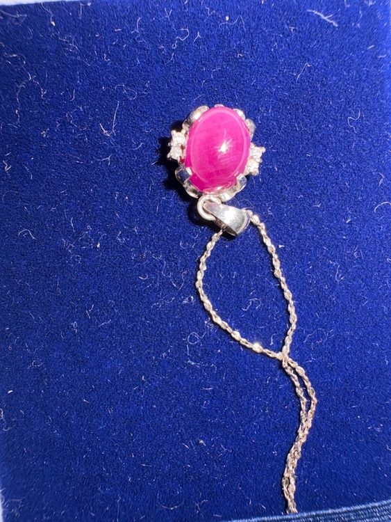 スタールビーのk18ネックレス（宝石）の商品画像 - 査定依頼日：2026年1月31日 - 最高査定価格：300,000円