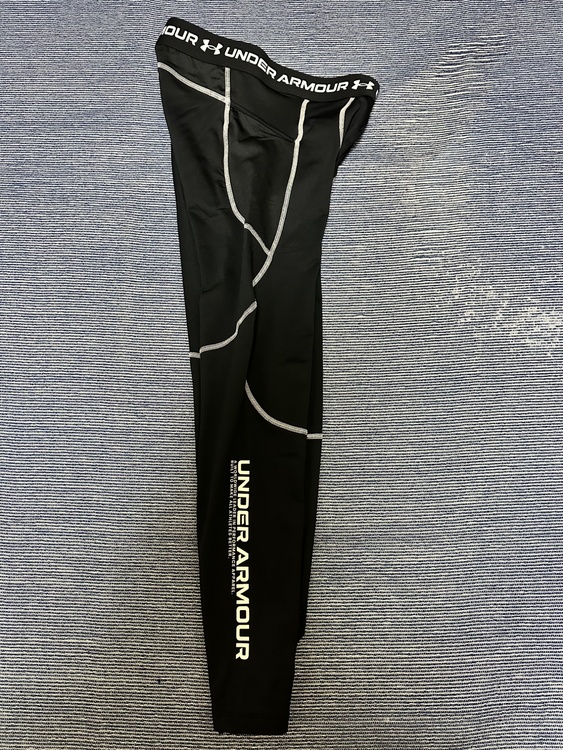 アンダーアーマCOLDGEAR（その他のスポーツ用品）の商品画像 - 査定依頼日：2026年1月19日 - 最高査定価格：1,000円