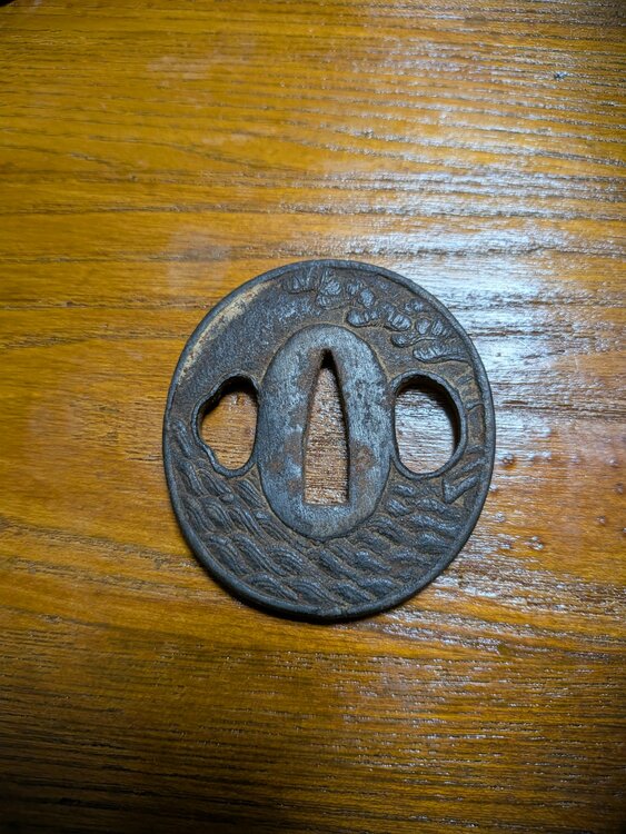 鍔（美術品・骨董品）の商品画像 - 査定依頼日：2026年8月27日 - 最高査定価格：2,000円