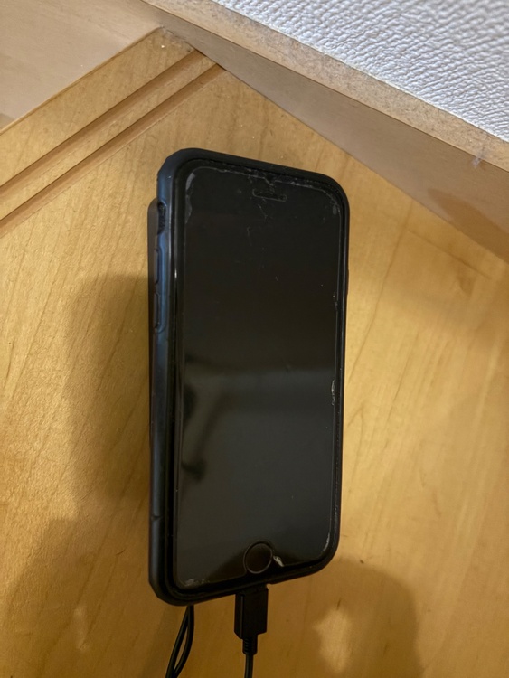 iPhone8（スマホ）の商品画像 - 査定依頼日：2026年5月22日 - 最高査定価格：3,000円