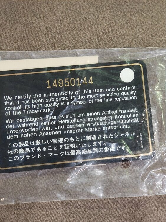 ハーフムーン チェーンショルダー キャビアスキン（ブランドバッグ）の商品画像 - 査定依頼日：2026年10月18日 - 最高査定価格：1,050,000円