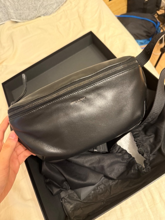 イブサンローラン  （ブランドバッグ）の商品画像 - 査定依頼日：2025年9月4日 - 最高査定価格：40,000円