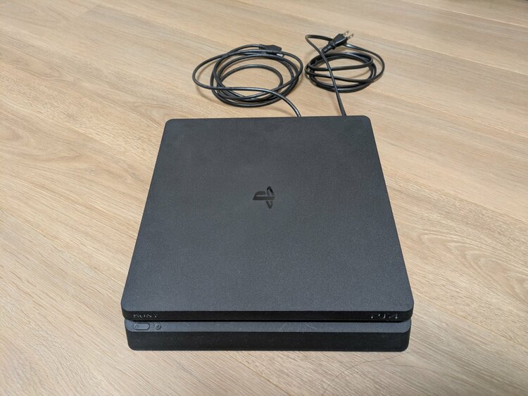 PS4 CUH-2000A 500G（ゲーム機本体・ゲームソフト）の商品画像 - 査定依頼日：2026年1月12日 - 最高査定価格：15,000円