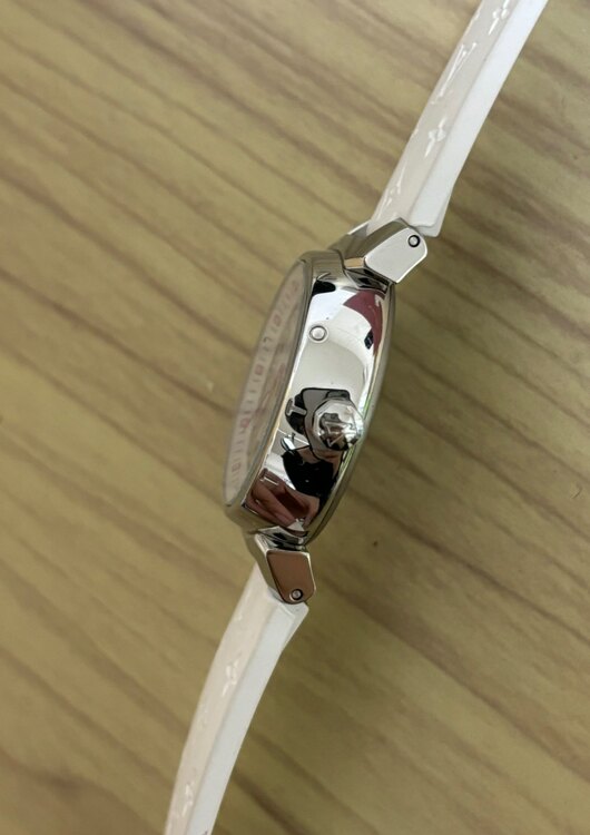 その他 その他 ルイヴィトン　QA115z（高級時計）の商品画像 - 査定依頼日：2025年1月12日 - 最高査定価格：80,000円