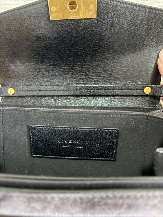 GV3 SMALL BAG（ブランドバッグ）の商品画像 - 査定依頼日：2026年4月19日 - 最高査定価格：25,000円