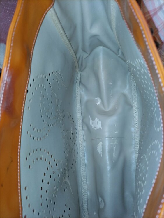 パンチングトリプルココ（ブランドバッグ）の商品画像 - 査定依頼日：2026年3月24日 - 最高査定価格：30,000円