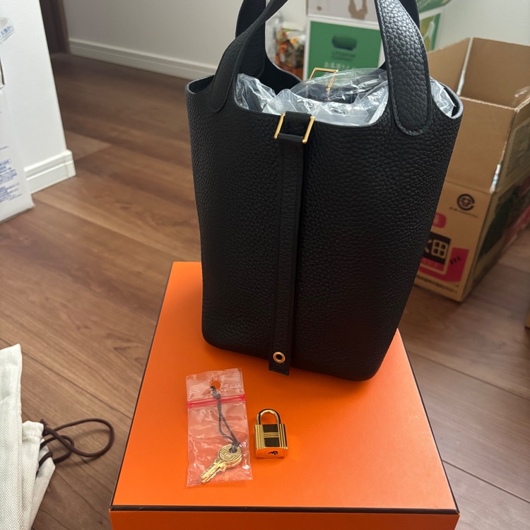 ピコタンPM（ブランドバッグ）の商品画像 - 査定依頼日：2025年9月26日 - 最高査定価格：560,000円