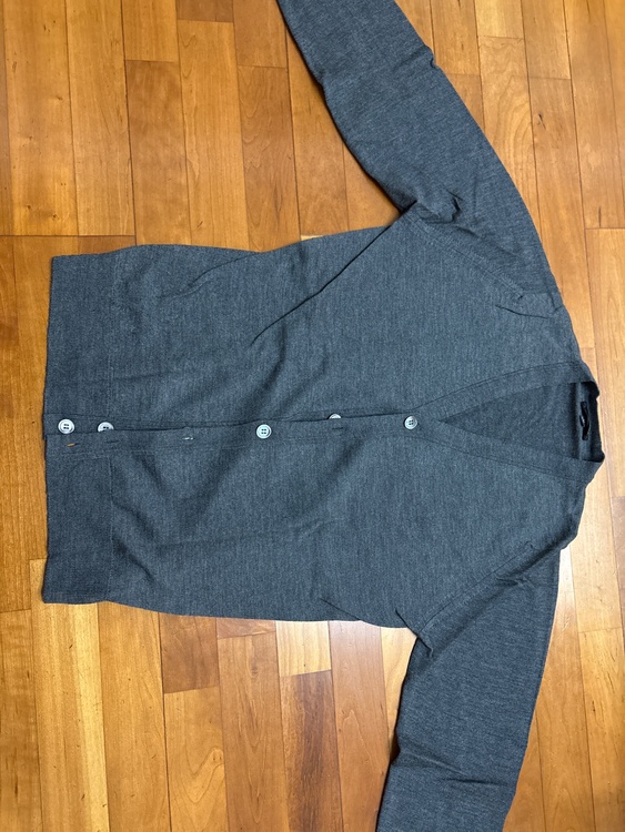 John Smedleyウールカーディガン（古着・ファッション）の商品画像 - 査定依頼日：2026年4月27日 - 最高査定価格：1,500円