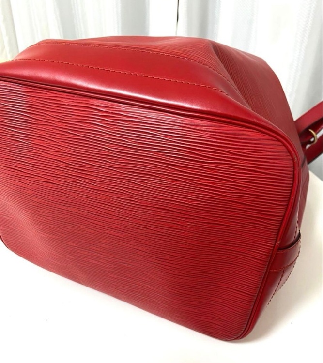 ・ライン：エピ ・モデル：ノエ（Castillan Red） ・カラー：カスティ（ブランドバッグ）の商品画像 - 査定依頼日：2026年4月30日 - 最高査定価格：100,000円