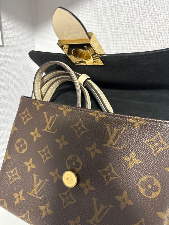 ルイ・ヴィトン ロッキー BB クレーム モノグラム ゴールド金具 M45155（ブランドバッグ）の商品画像 - 査定依頼日：2026年4月3日 - 最高査定価格：180,000円