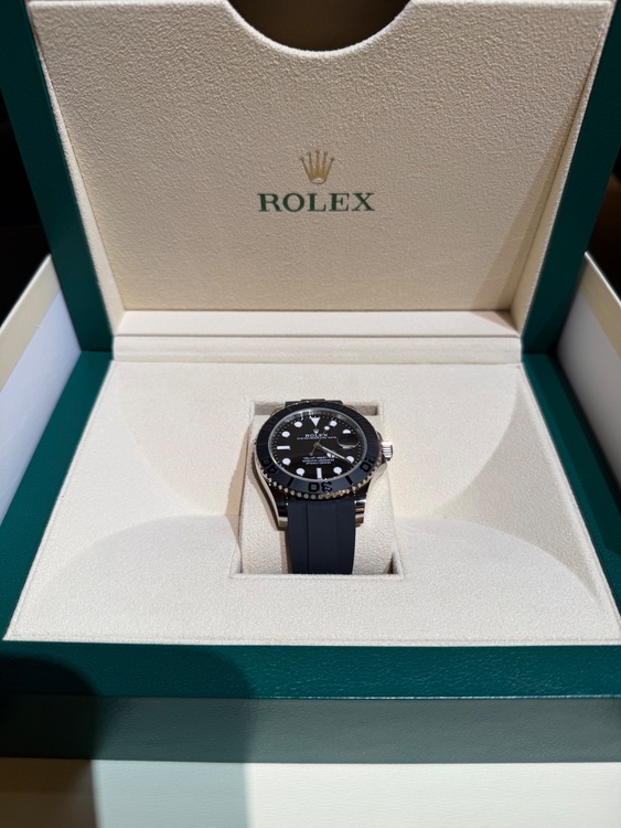 ロレックス ヨットマスター 22665（高級時計）の商品画像 - 査定依頼日：2025年8月17日 - 最高査定価格：4,100,000円