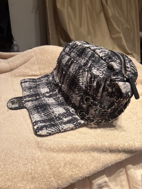 ココマークチェーンショルダー　ナイロン（ブランドバッグ）の商品画像 - 査定依頼日：2026年2月13日 - 最高査定価格：250,000円