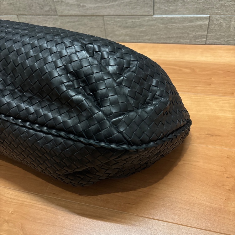 ボッテガヴェネタ　ハンドバッグ　イントレチャート（ブランドバッグ）の商品画像 - 査定依頼日：2026年4月6日 - 最高査定価格：160,000円