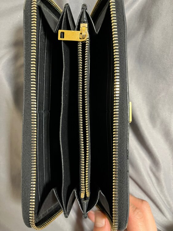 ysl長財布（ブランド財布・小物）の商品画像 - 査定依頼日：2025年4月3日 - 最高査定価格：1,200円