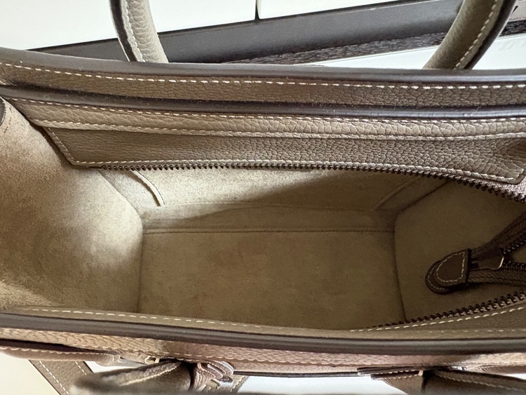 セリーヌ  （ブランドバッグ）の商品画像 - 査定依頼日：2026年4月22日 - 最高査定価格：200,000円