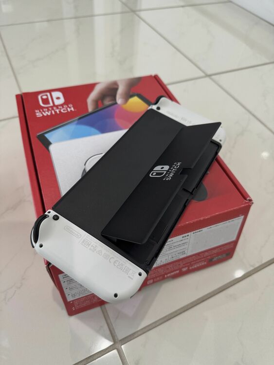 スイッチ有機ELモデル（ゲーム機本体・ゲームソフト）の商品画像 - 査定依頼日：2025年8月6日 - 最高査定価格：12,000円