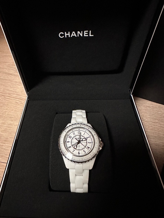 J12 クチュール 33ｍｍ（高級時計）の商品画像 - 査定依頼日：2026年1月8日 - 最高査定価格：800,000円